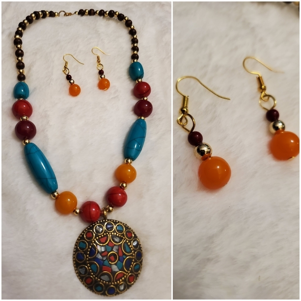 New Gorgeous Bead & Mosaic Shell Necklace Set